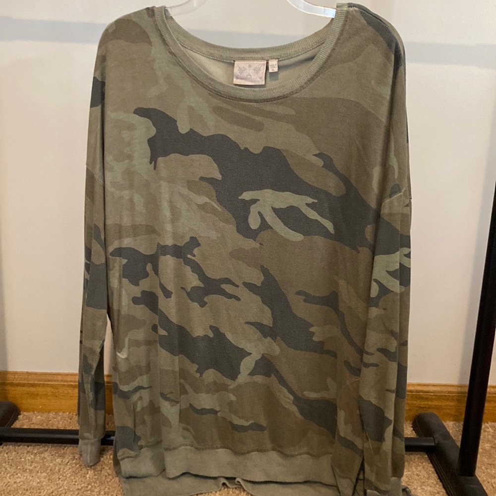 Camo sweatshirt